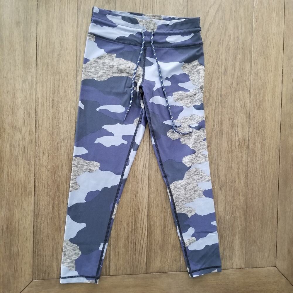 Woman's aerie Capri Pants Camo Blue Size M Drawstring Blues & Grays
